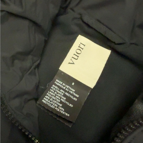 Vuori Canyon Insulated Vest in Black - Picture 5 of 7